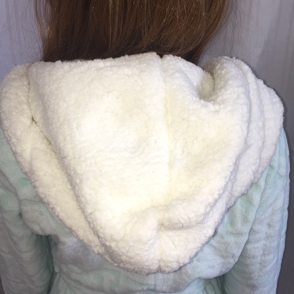 New Victoria's Secret Pink Sherpa Hooded Robe - Picture 4 of 6